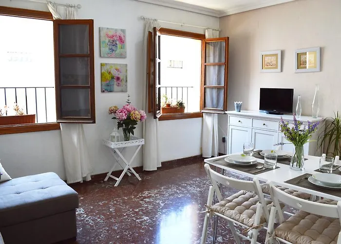 Bonito Apartamento Junto Al Palacio De Viana