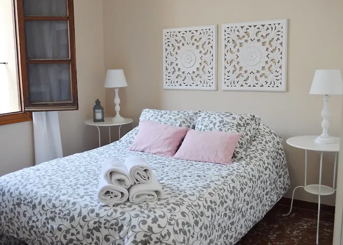 Bonito Apartamento Junto Al Palacio De Viana